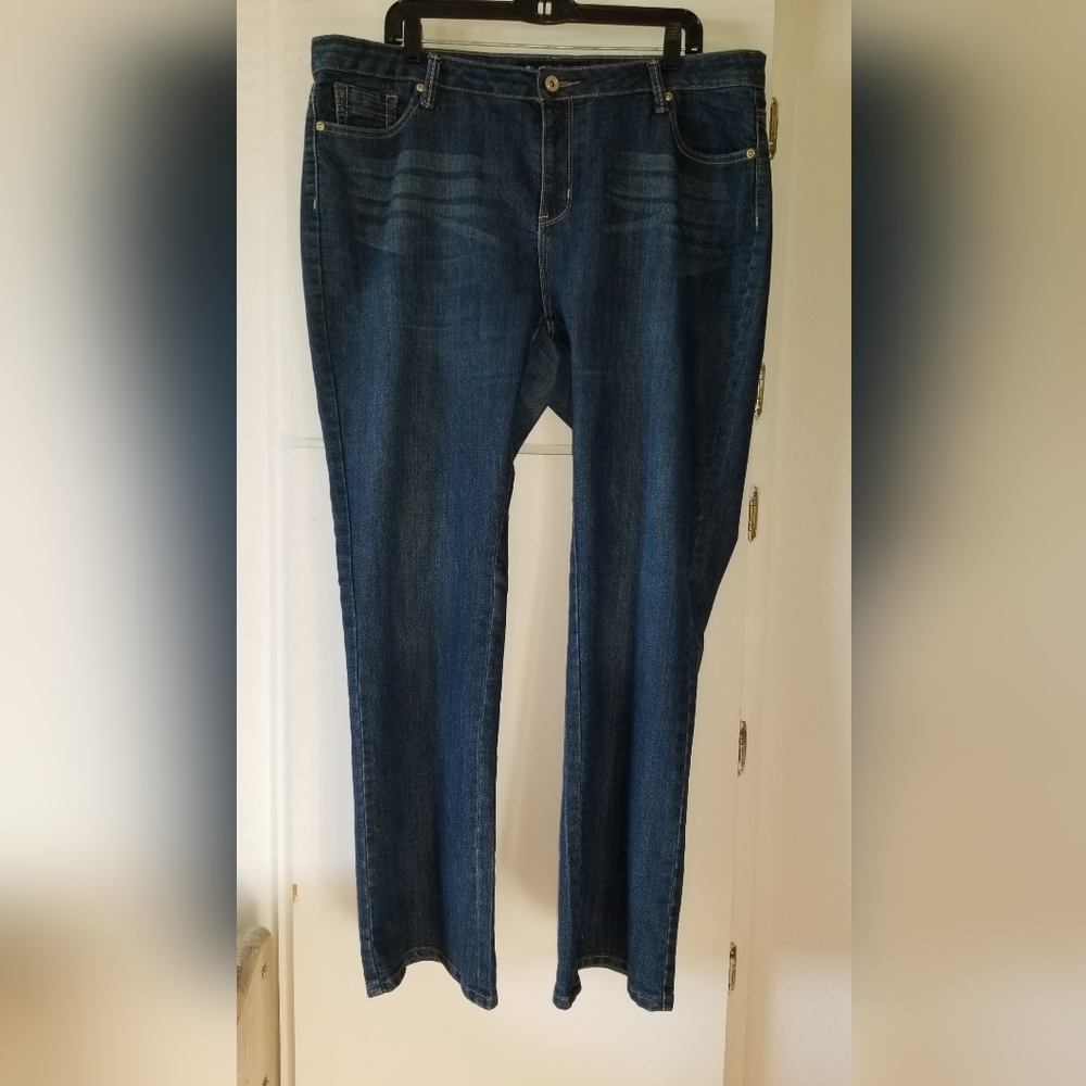 Silver Jeans 18W Straight Leg